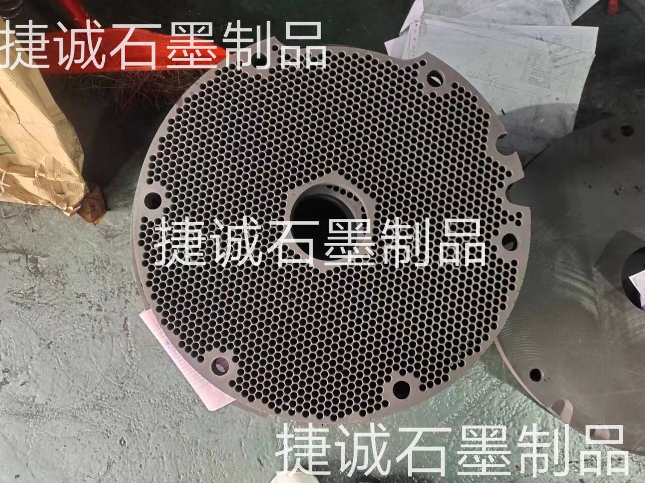 硬質(zhì)合金石墨盤，石墨盤，刀具燒結(jié)石墨盤，石墨盤加工，銅管燒結(jié)石墨盤，燒結(jié)石墨盤，石墨盤加工廠，石墨盤生產(chǎn)廠家，石墨盤廠家